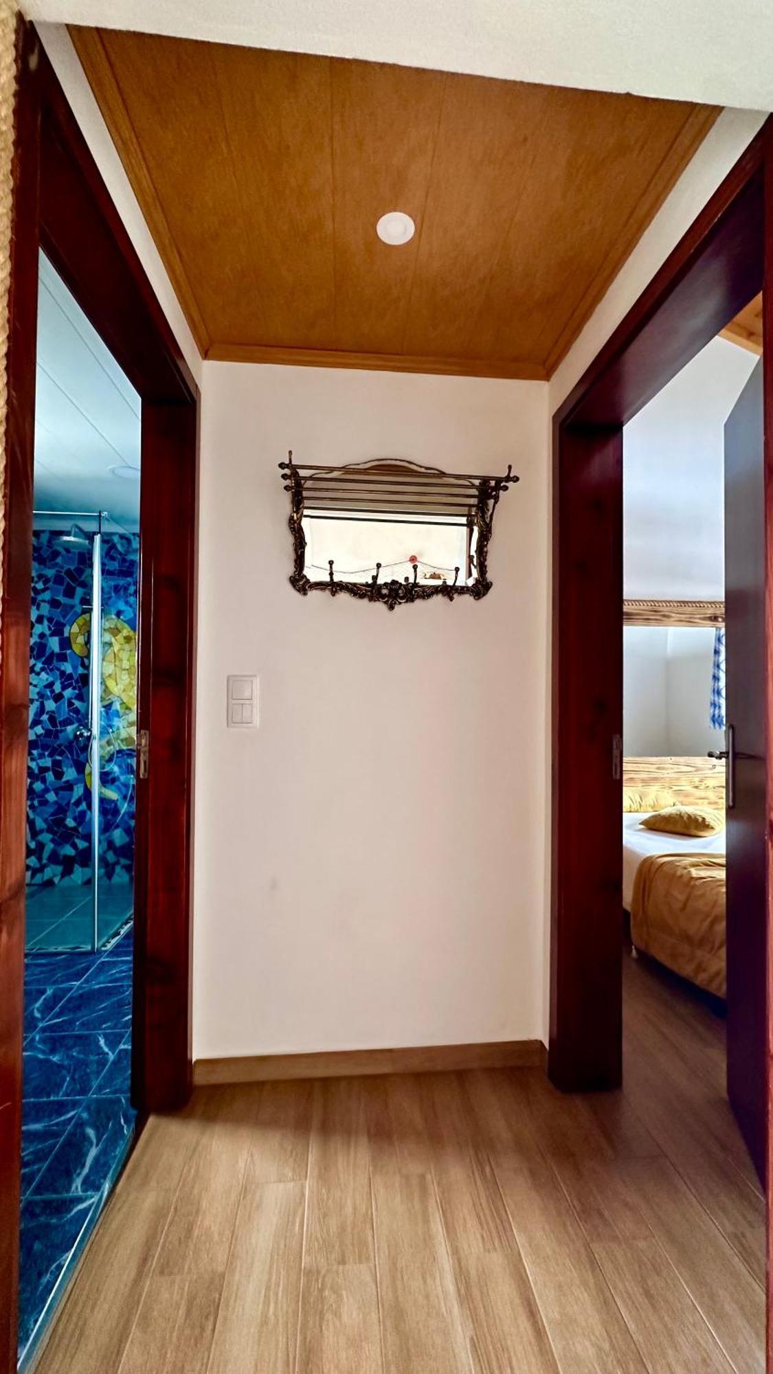 Flora E Fauna House *